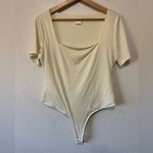 Re/Done Cream Short Sleeve Bodysuit